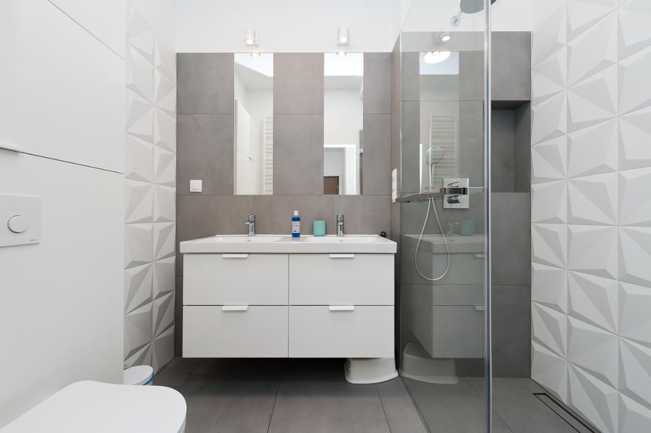 Premium In Novum City Center Near The Train Station By Sun & Snow Kraków Exteriör bild
