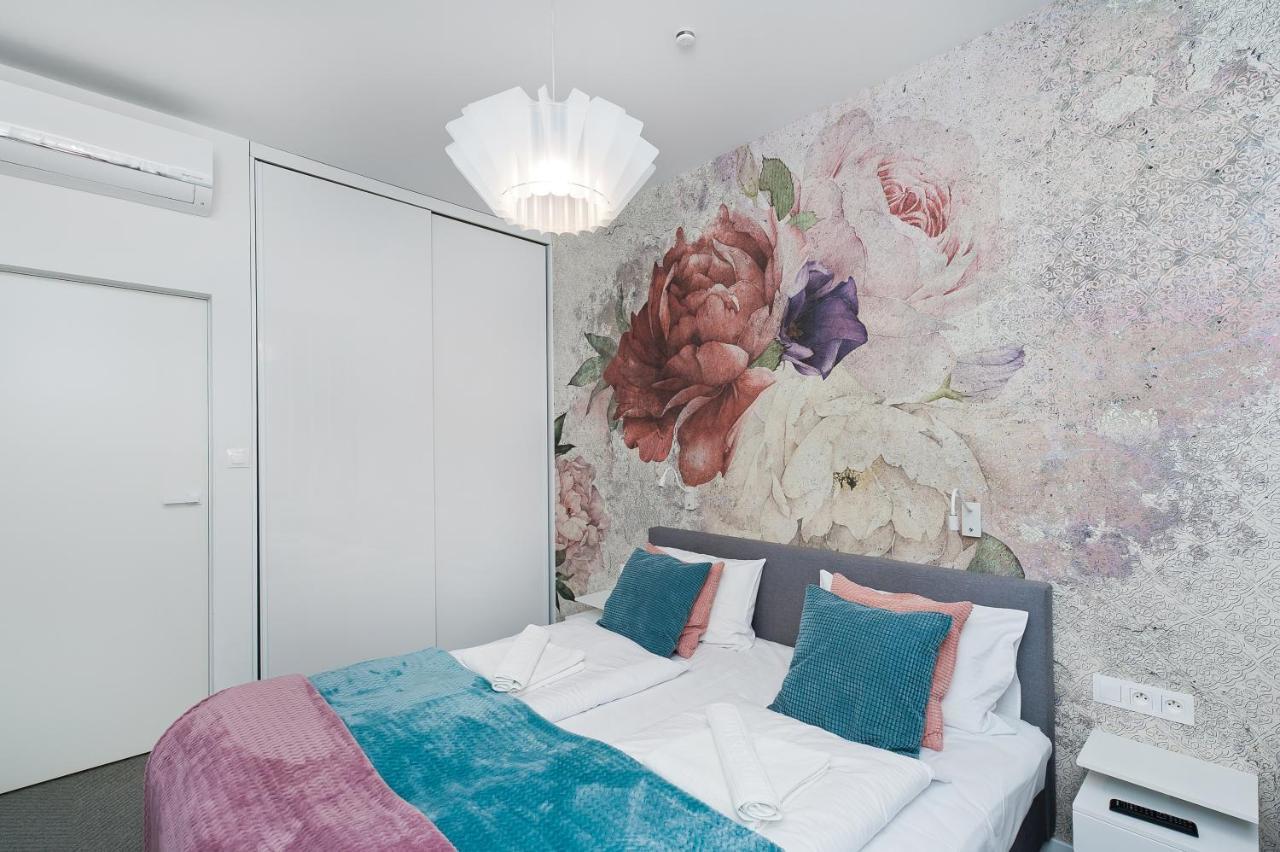 Premium In Novum City Center Near The Train Station By Sun & Snow Kraków Exteriör bild